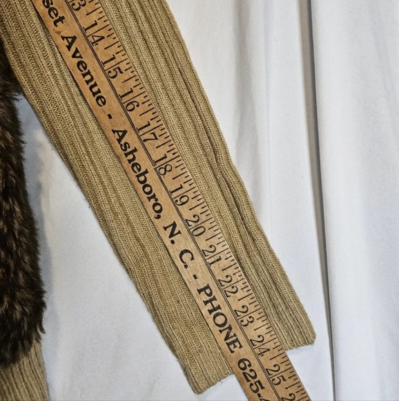 Venue Ribbed Sweater With Faux Fur Front Full Zip Cardigan Size Large Y2K Tan - Picture 12 of 15